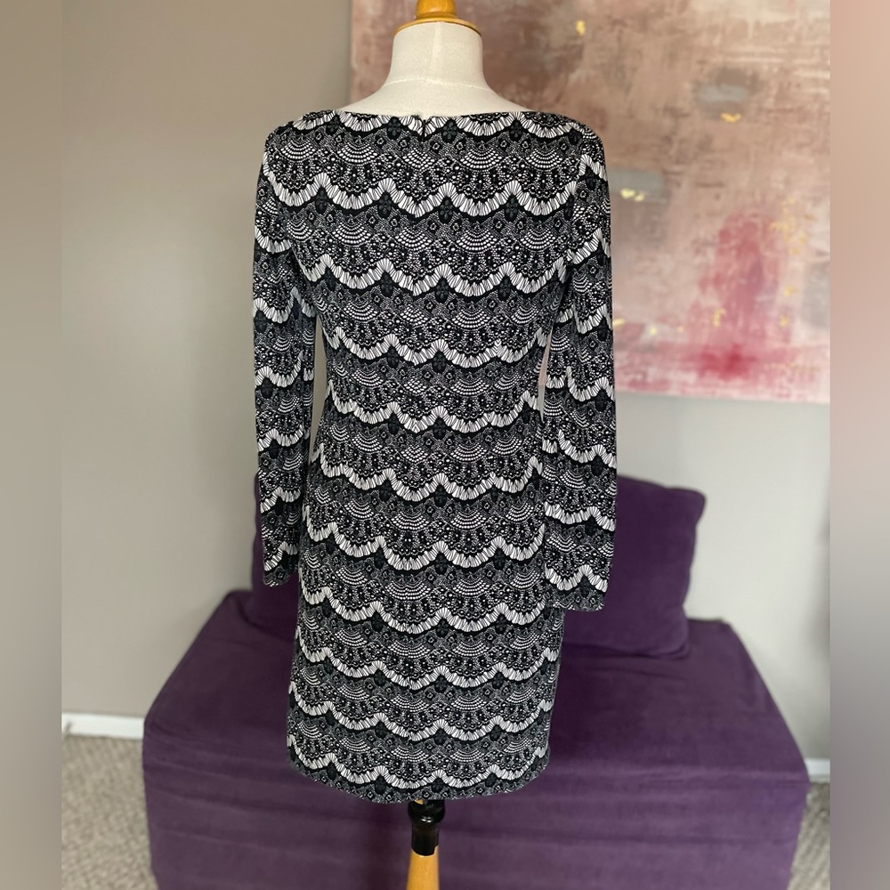 Laura Petites Black and White Scalloped Print Long Sleeve Midi Dress Size 4 - Picture 10 of 14